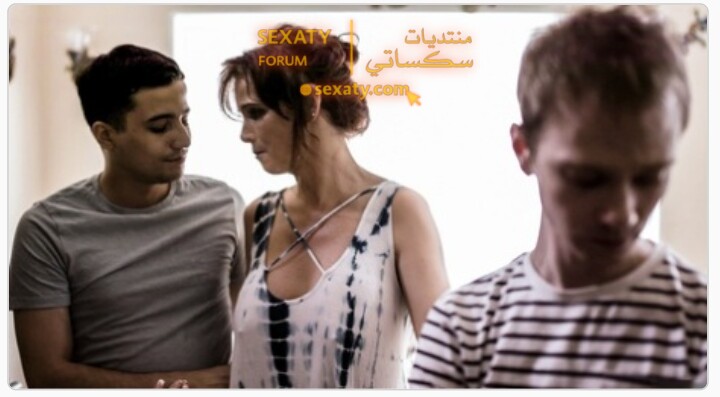 اولادها الشباب بيدخلو على امهم ويمتعوها نيك